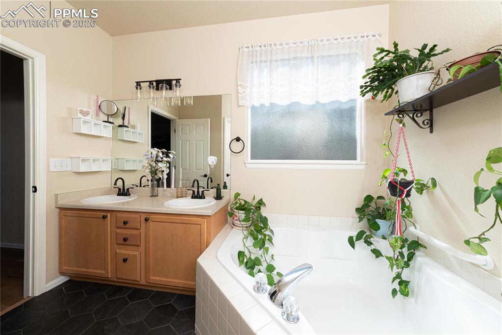 Image 13 of 37: Bathroom