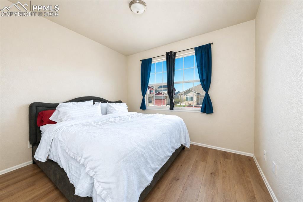 Image 15 of 37: Bedroom