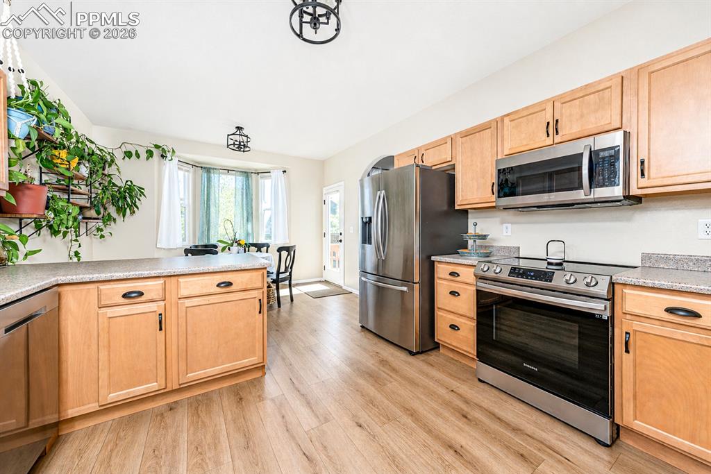 Image 8 of 37: Kitchen