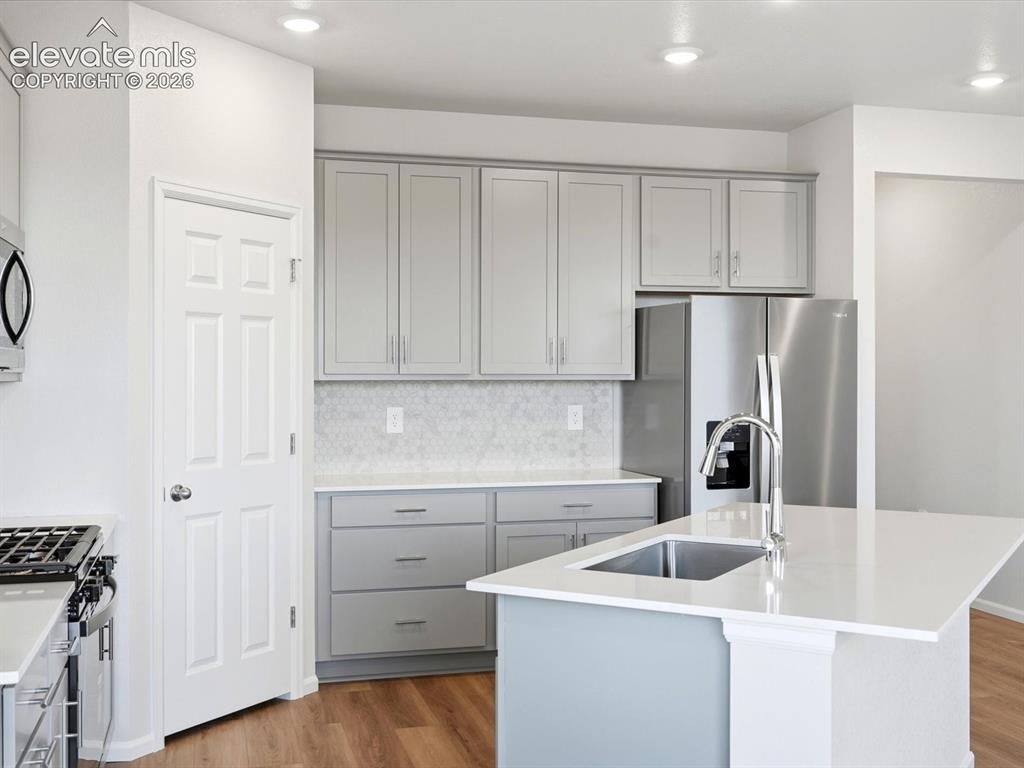 Image 15 of 23: Kitchen