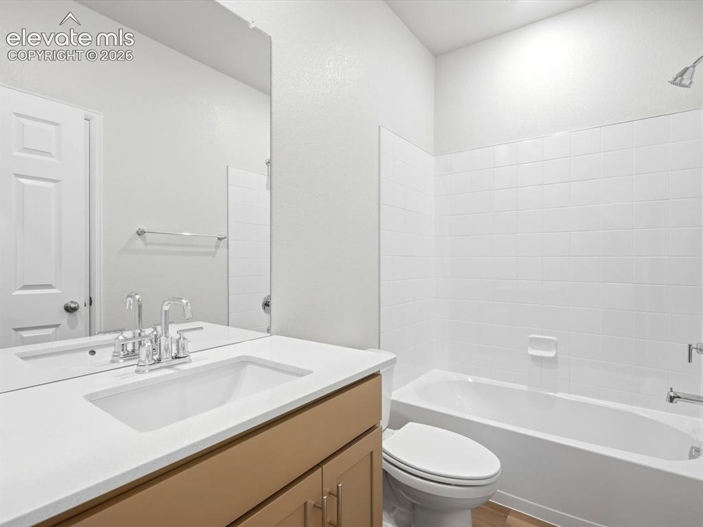 Image 5 of 23: Bathroom