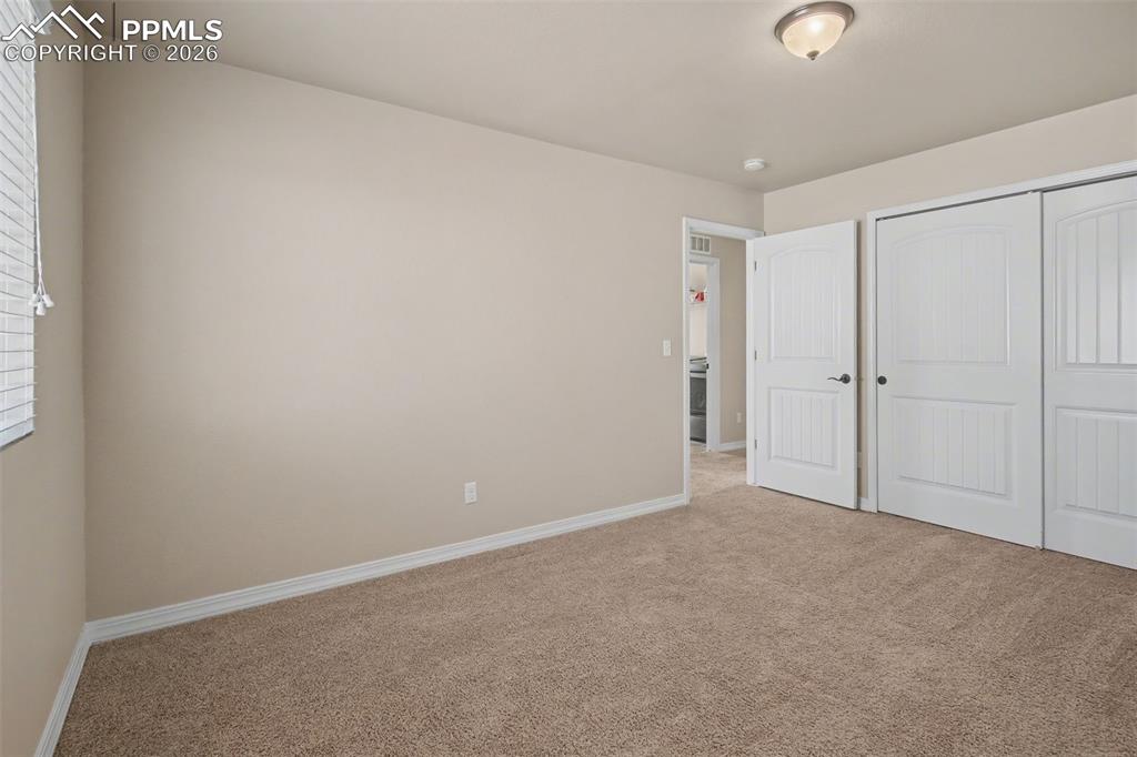 Image 22 of 45: Bedroom