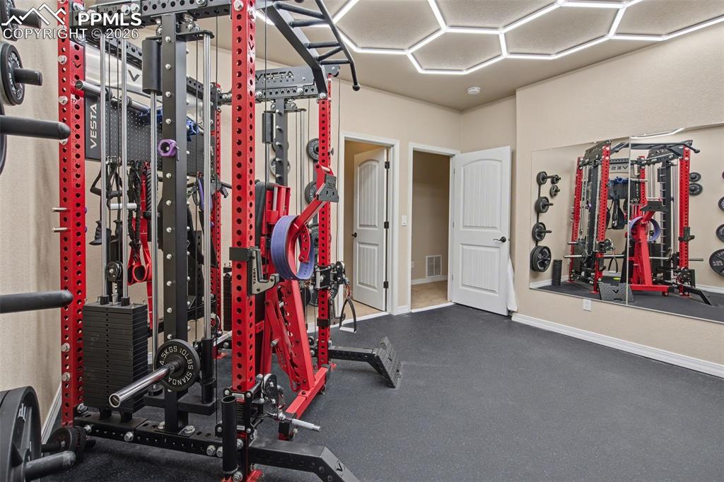 Image 32 of 45: Exercise Room