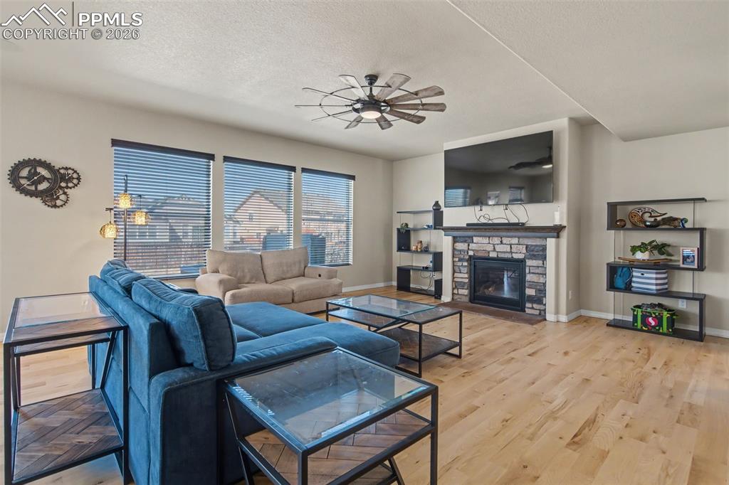 Image 4 of 45: Living Room