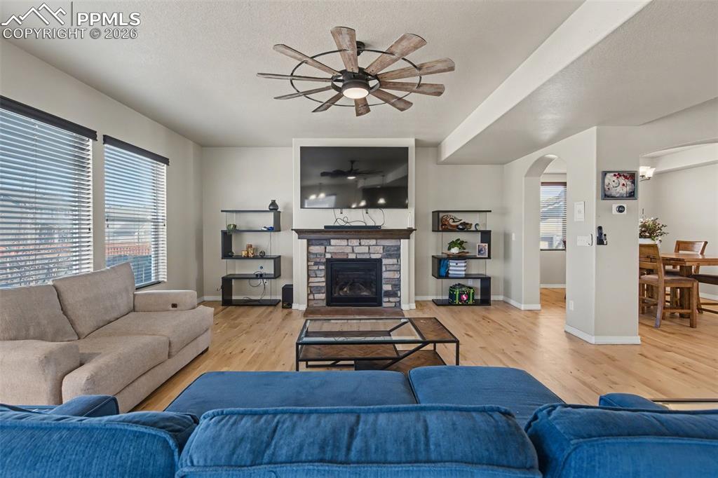 Image 6 of 45: Living Room