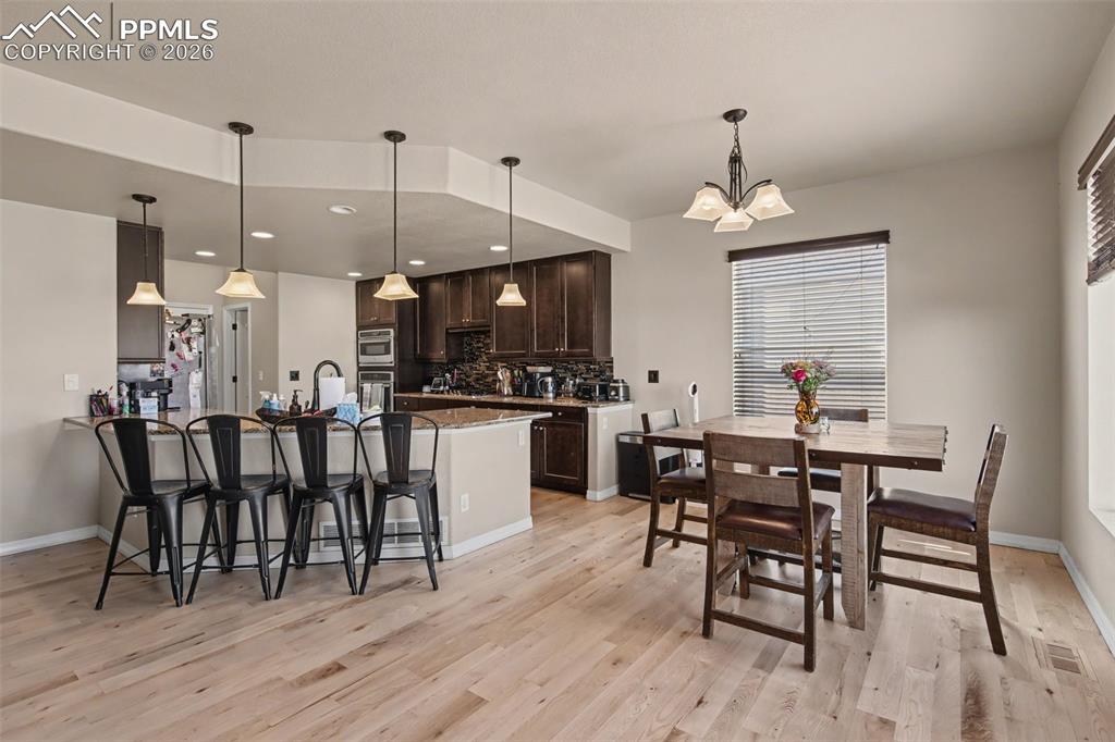 Image 9 of 45: Dining Area