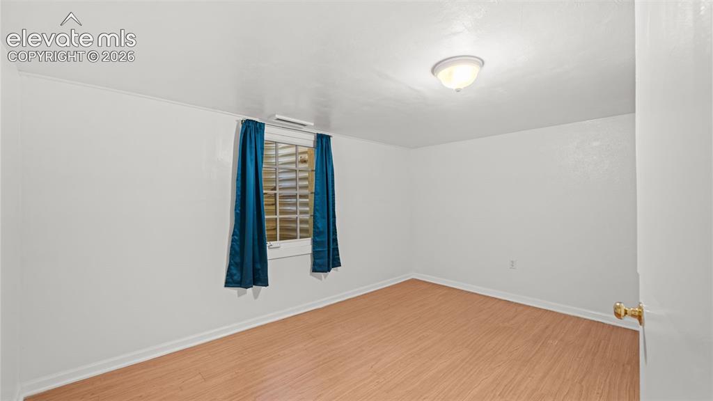 Image 33 of 42: Bedroom