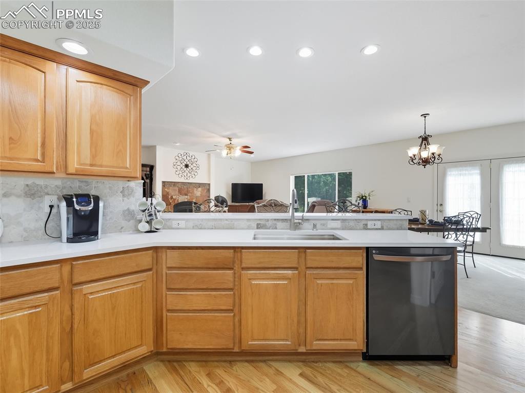 Image 11 of 50: Kitchen