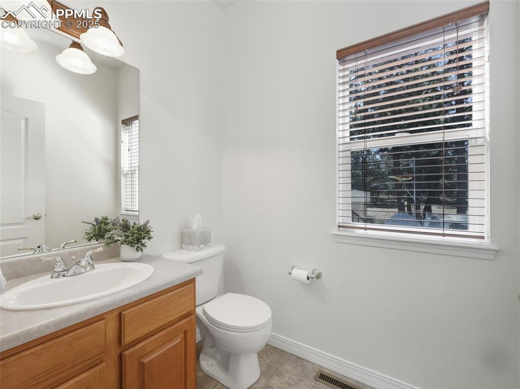 Image 26 of 50: Bathroom