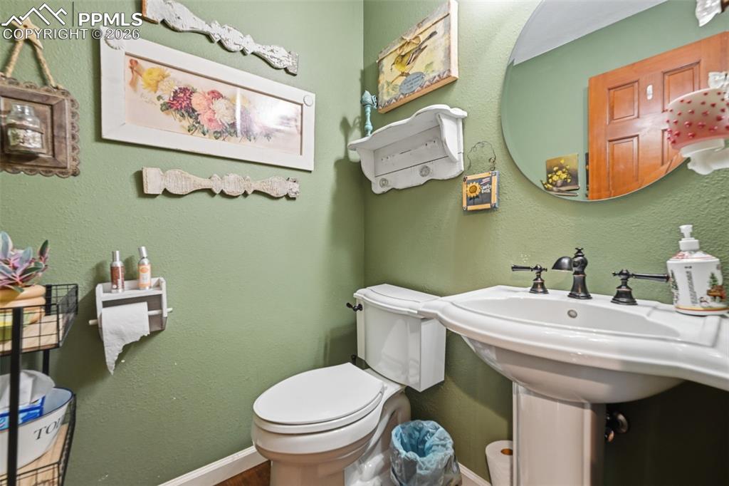 Image 24 of 41: Bathroom