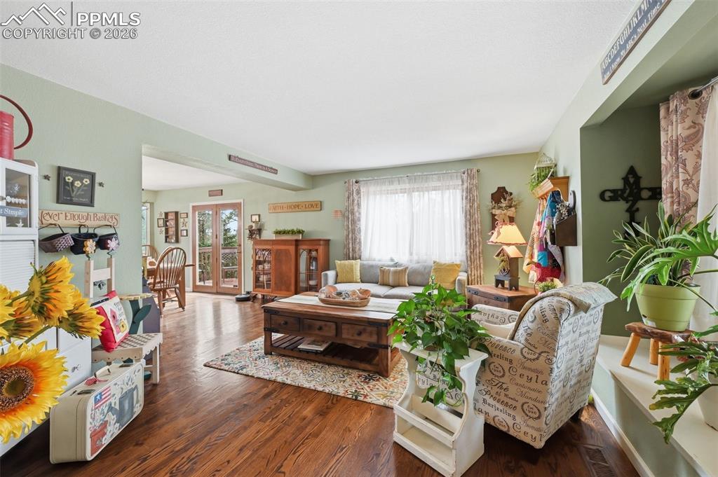 Image 8 of 41: Living Room