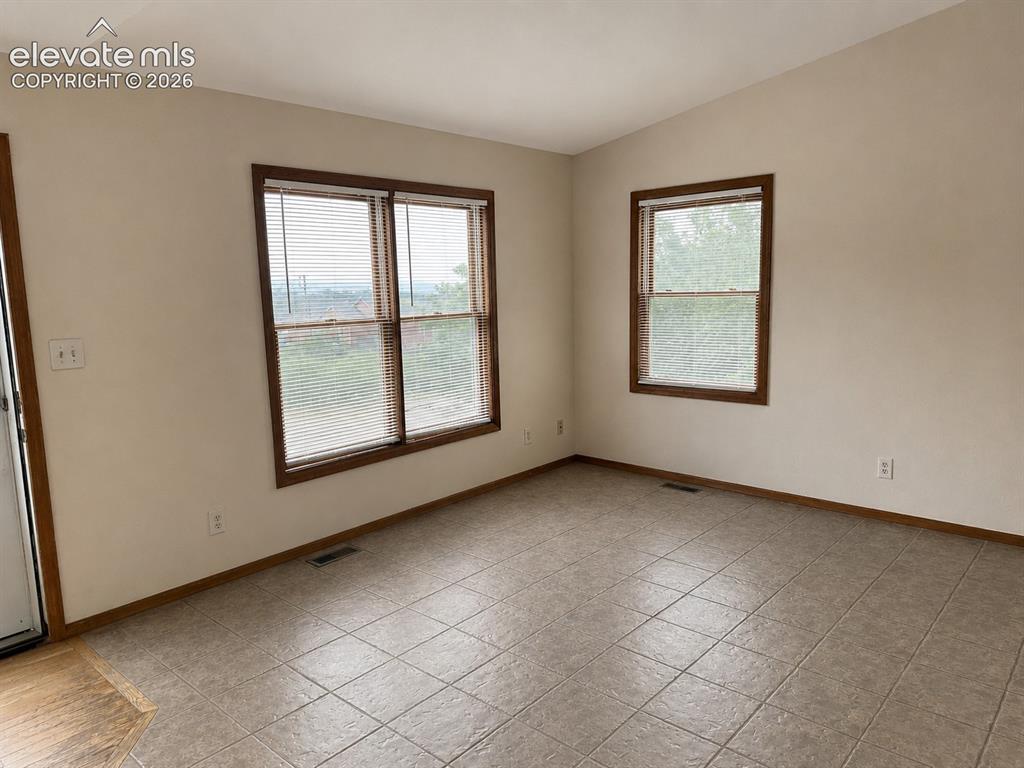 Image 3 of 12: Living Room