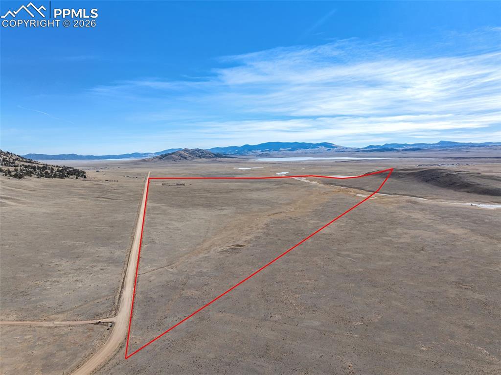 Image 19 of 33: Property Lines are Approximate and not a survey