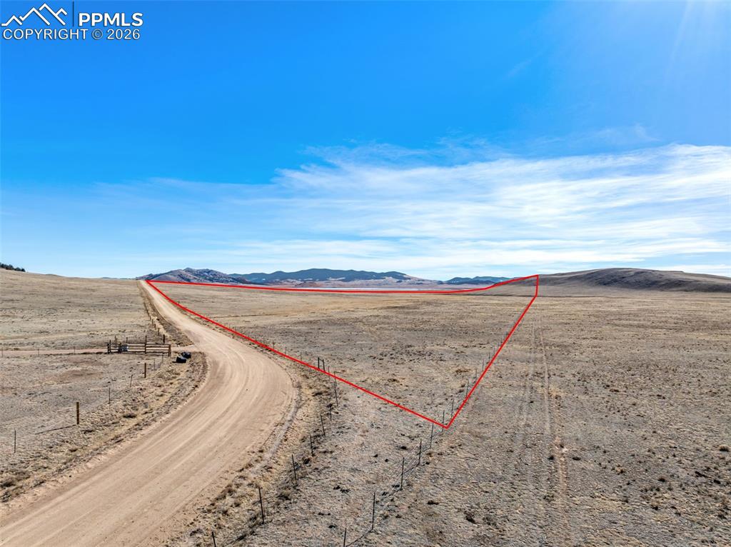 Image 32 of 33: Property Lines are Approximate and not a survey