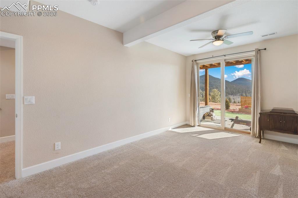 Image 35 of 50: Bedroom