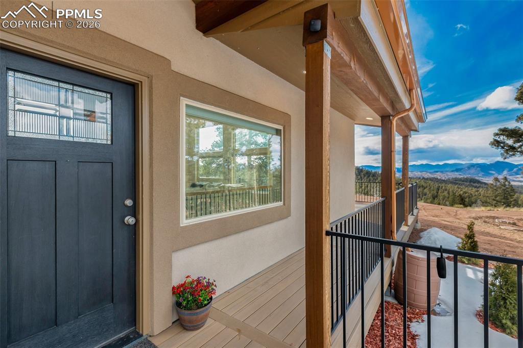 Image 7 of 50: Entry