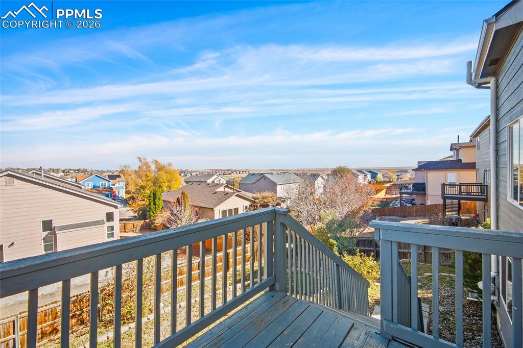 Image 25 of 47: Wooden deck 