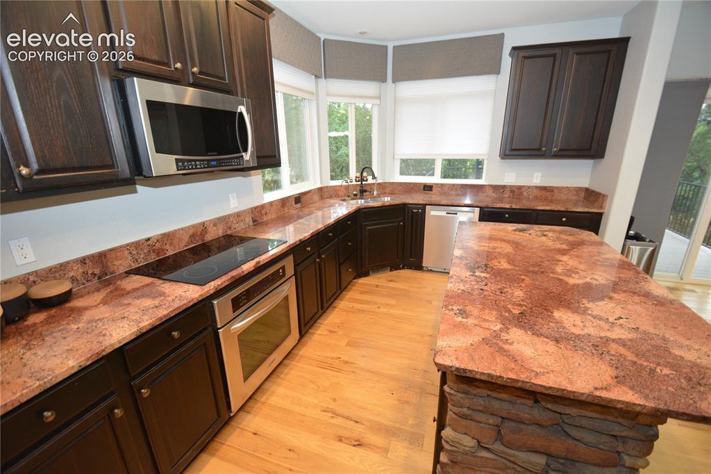 Image 10 of 48: Kitchen, showing lots of counter space