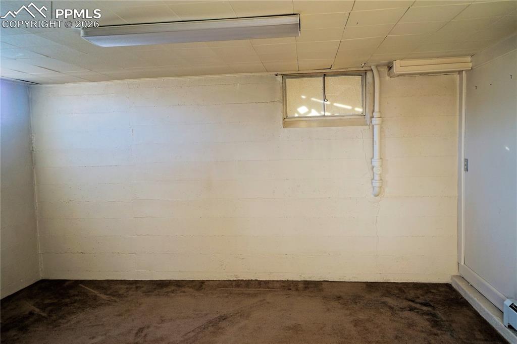 Image 20 of 40: bonus space off of the rec room