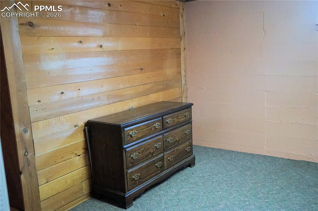 Image 21 of 40: Family Room