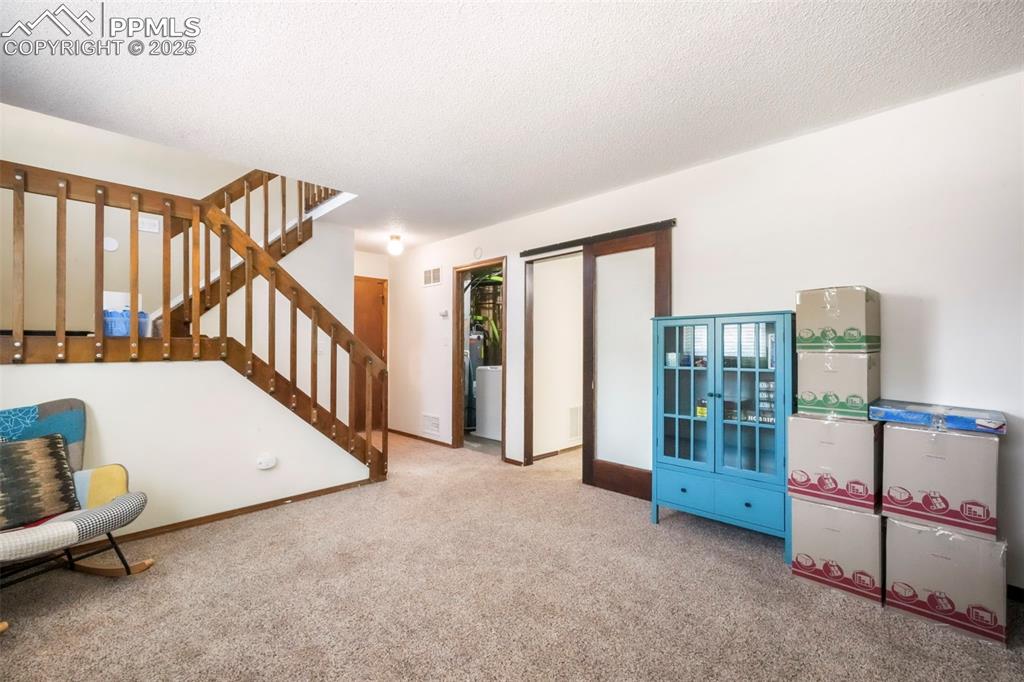 Image 27 of 50: Sitting Room