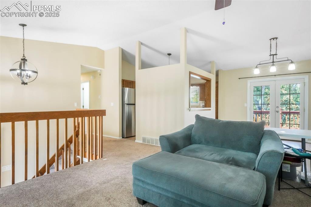 Image 3 of 50: Sitting Room