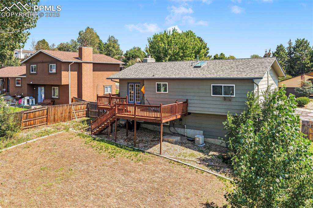 Image 36 of 50: Back of Structure