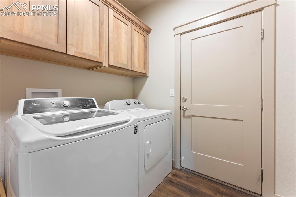 Image 5 of 23: Laundry