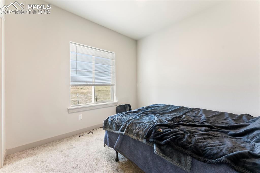 Image 7 of 23: Bedroom