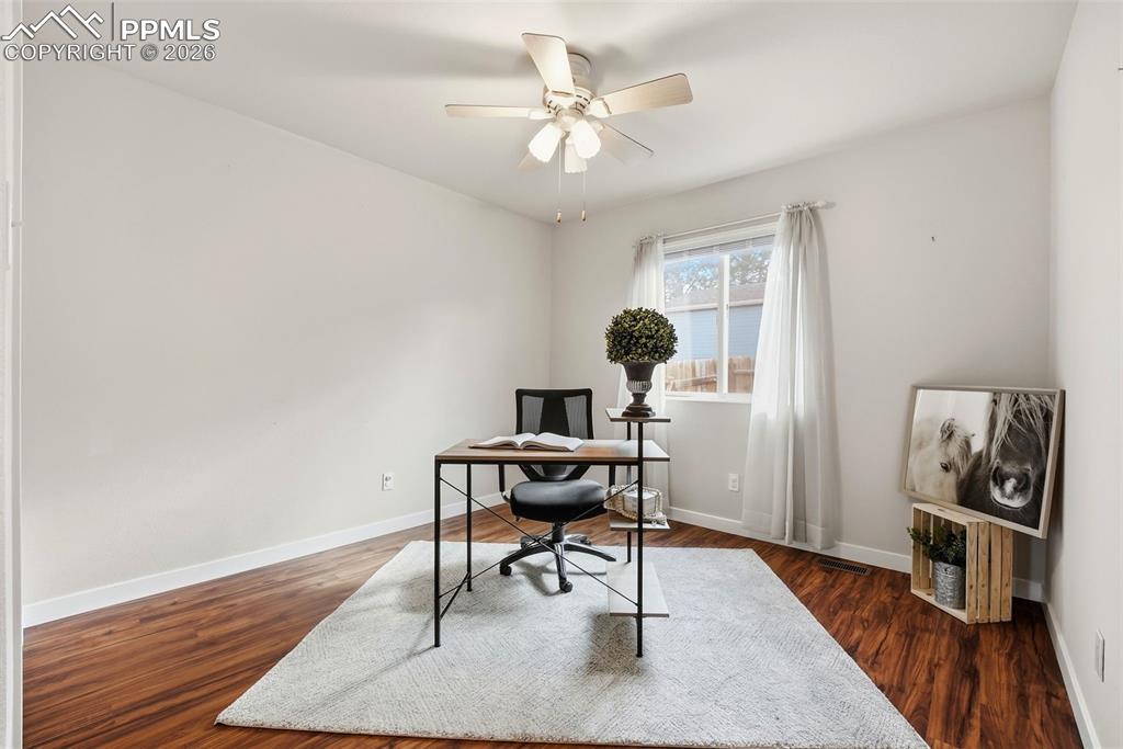 Image 14 of 49: Office