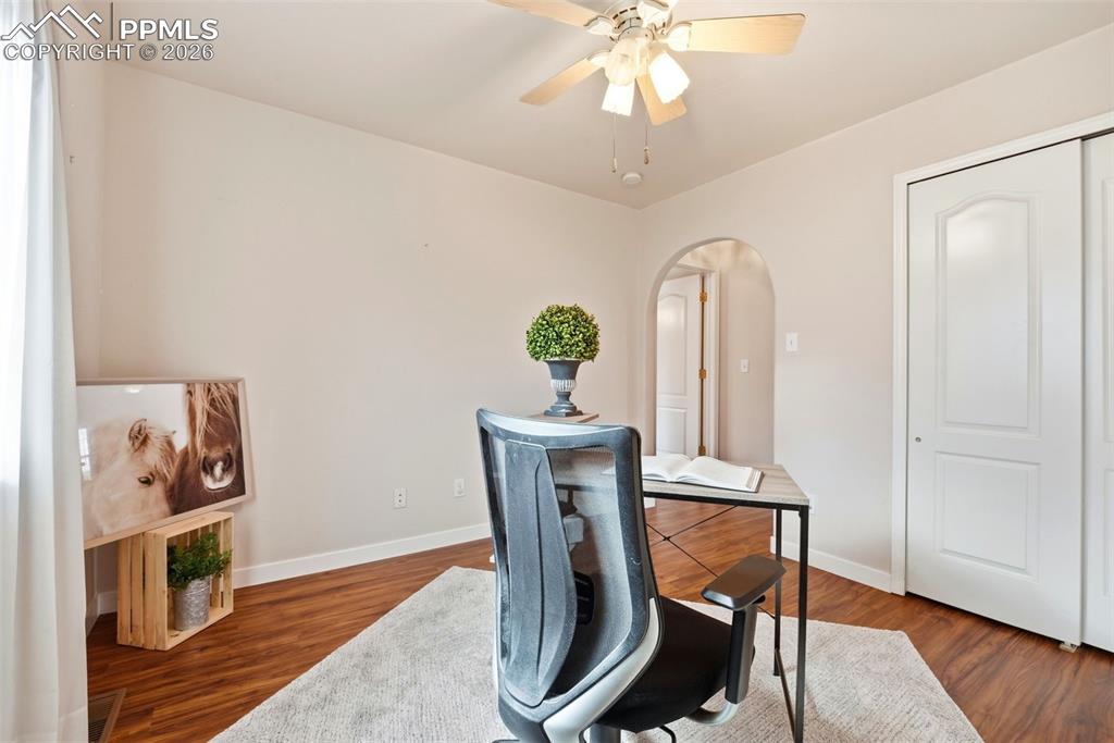 Image 15 of 49: Office