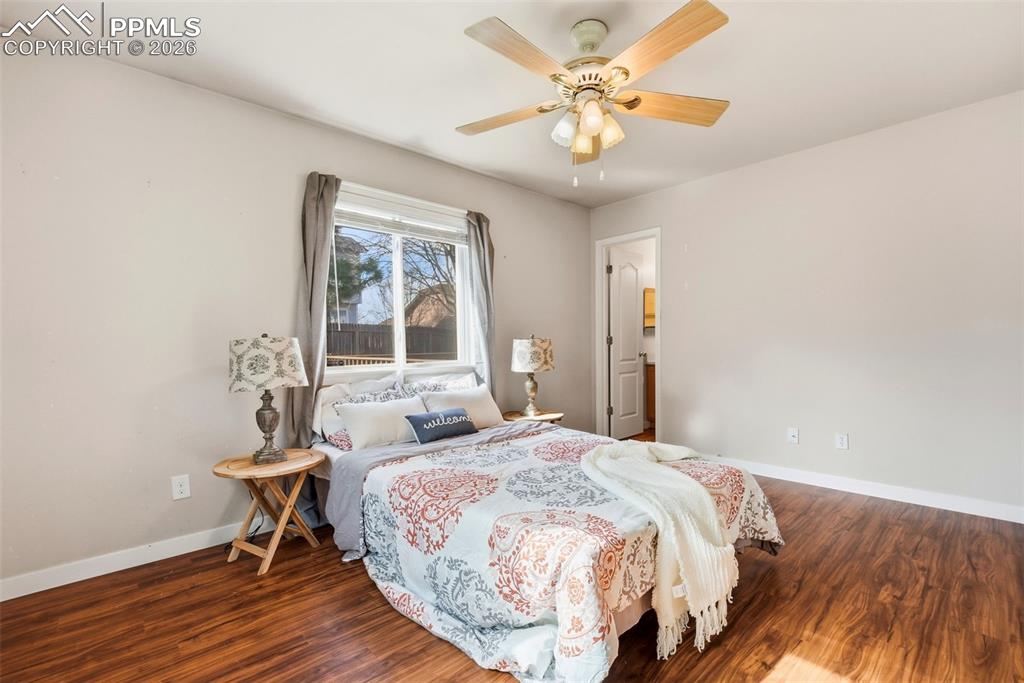 Image 18 of 49: Bedroom