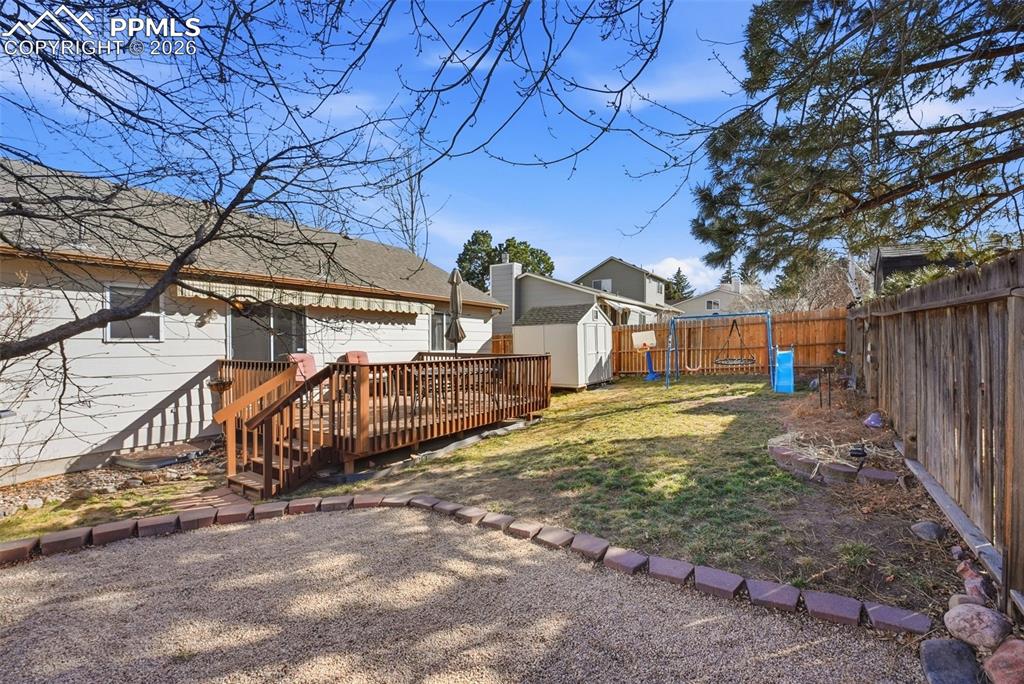 Image 38 of 49: Yard