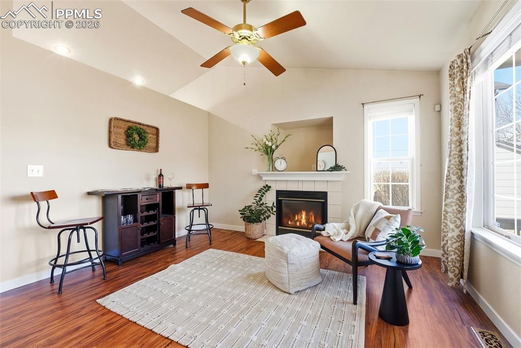 Image 4 of 49: Sitting Room