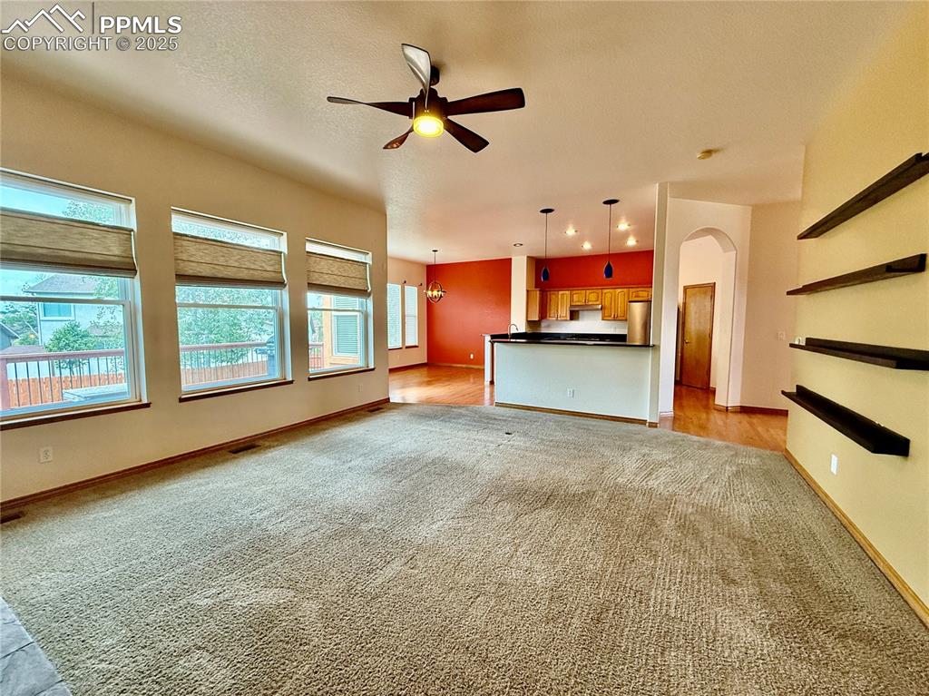 Image 15 of 45: Living Area