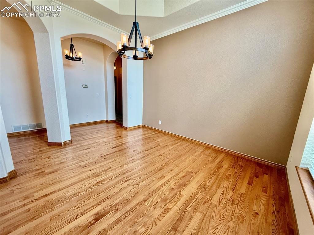 Image 5 of 45: Formal Dining