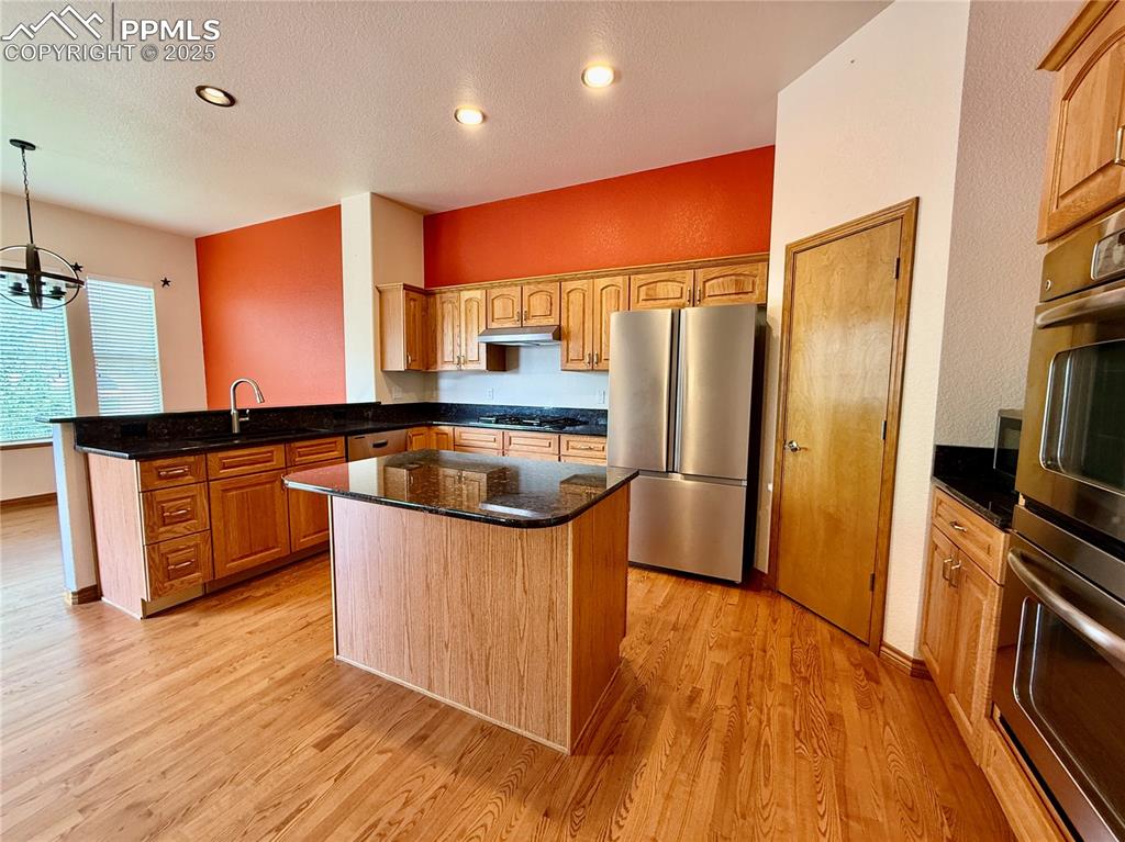 Image 6 of 45: Kitchen Area