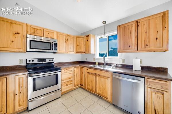 Image 5 of 16: Kitchen