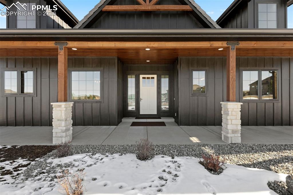 Image 11 of 50: Entry