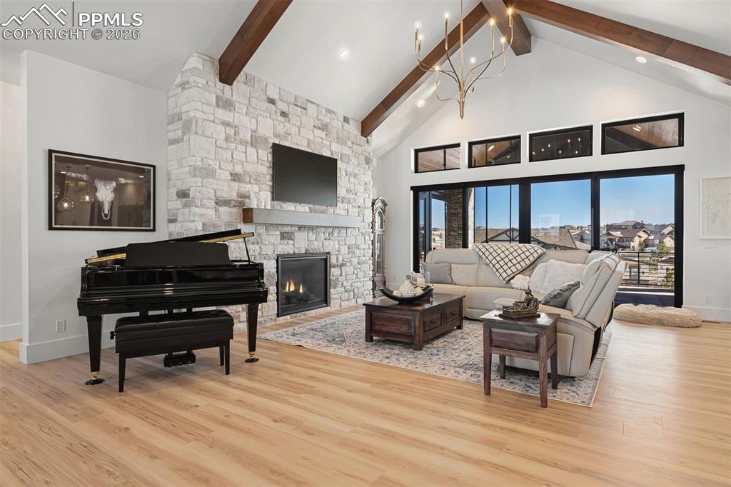 Image 13 of 50: Living Room