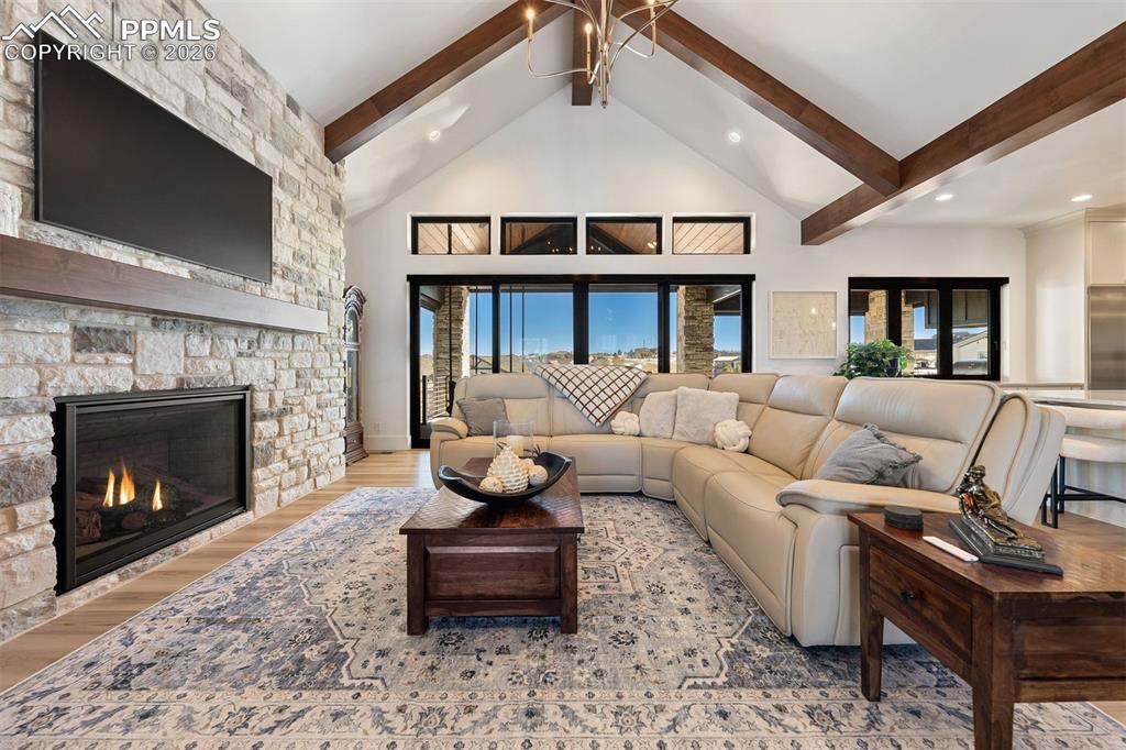 Image 14 of 50: Living Room