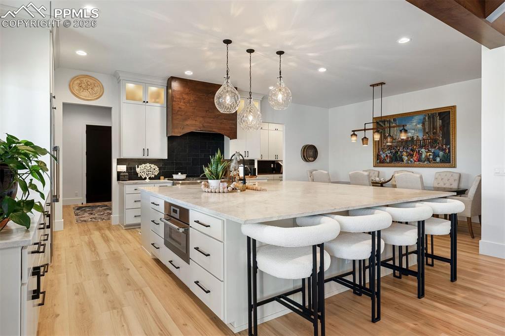 Image 17 of 50: Kitchen