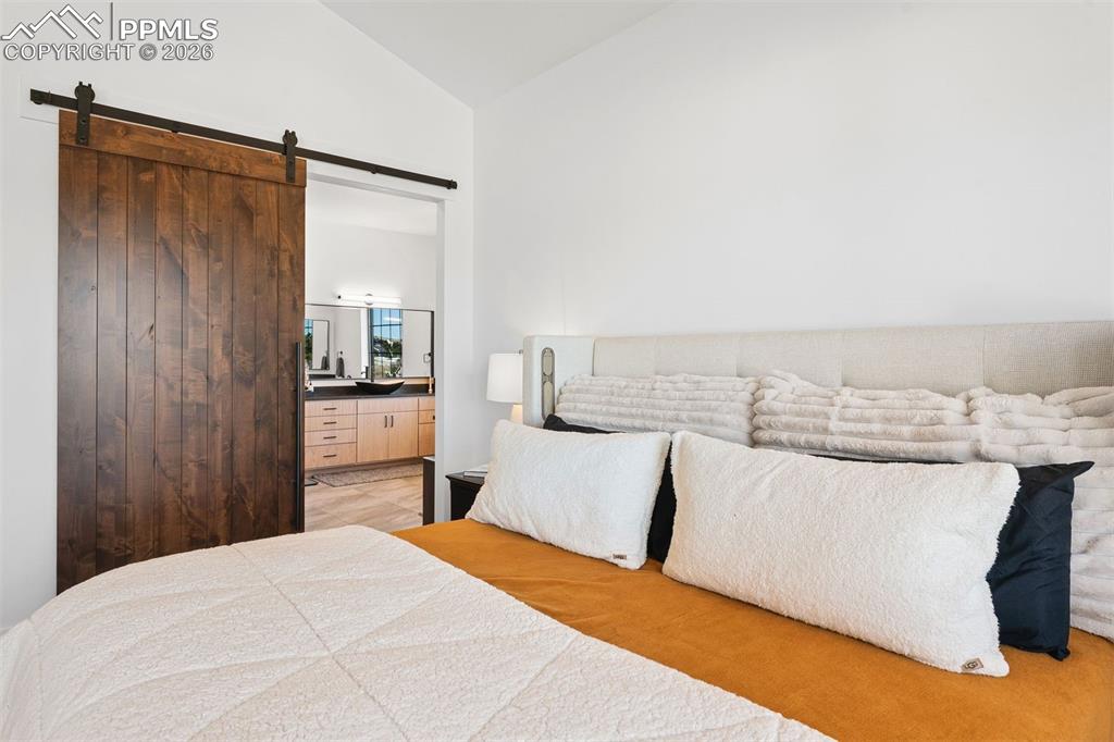 Image 24 of 50: Bedroom