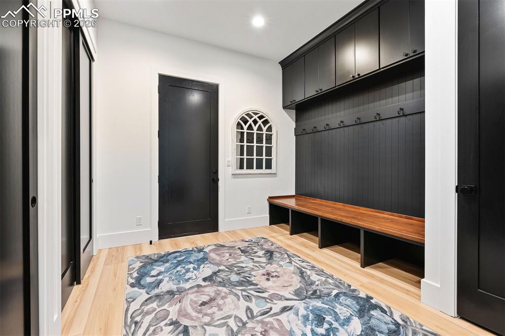 Image 30 of 50: Mud Room