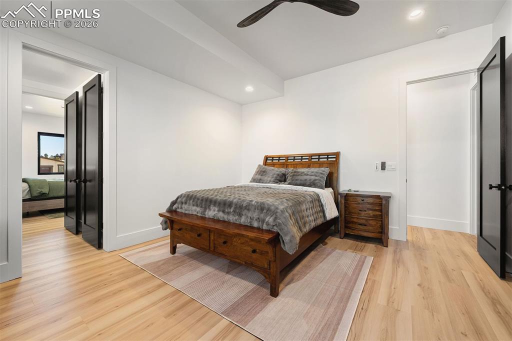 Image 42 of 50: Bedroom