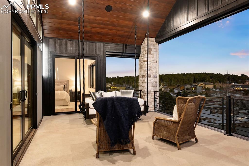 Image 8 of 50: Patio