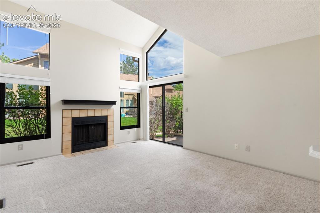 Image 11 of 25: Living Room