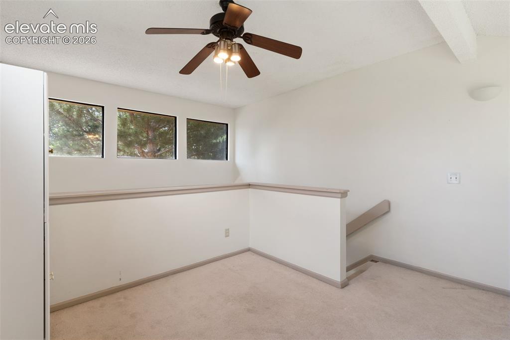 Image 18 of 25: Loft
