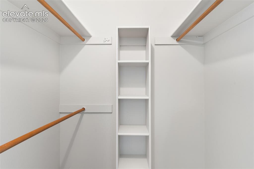 Image 23 of 25: Walk-In Closets