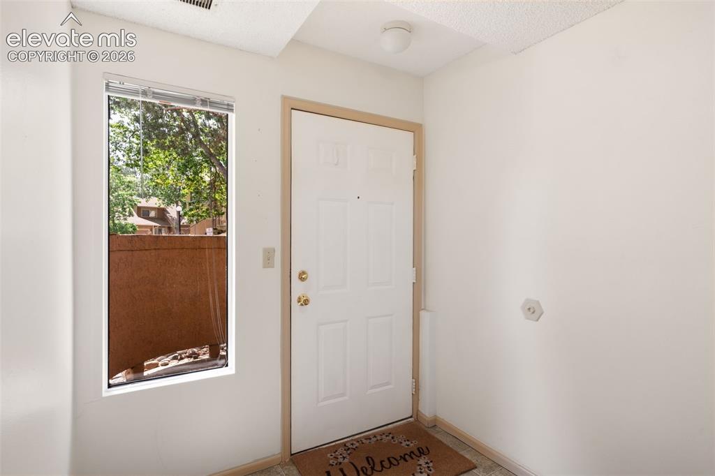 Image 9 of 25: Entry